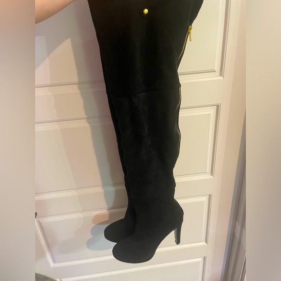 Kelsi Dagger Shoes - Kelsi Dagger black over the knee boots with gold zipper